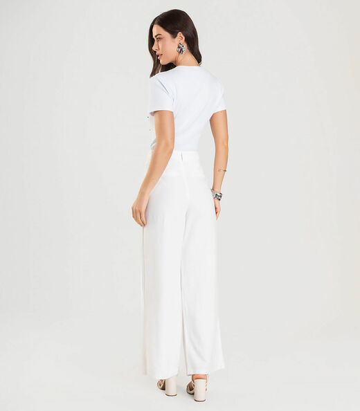 Blusa Feminina Manga Curta Com Rebites Dianna Branco
