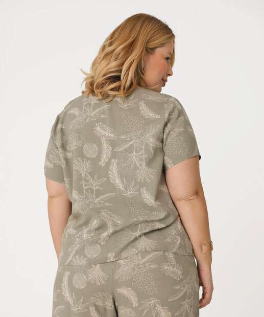 Blusa Plus Size Feminina Folhas Manga Curta Marisa