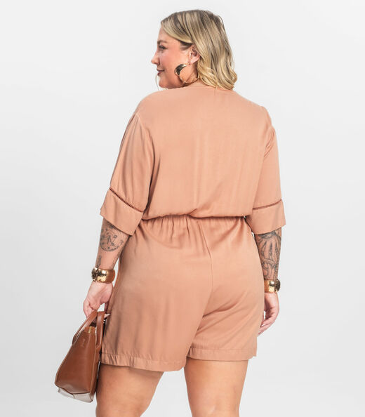 Macaquinho Feminino Plus Size Secret Glam Marrom