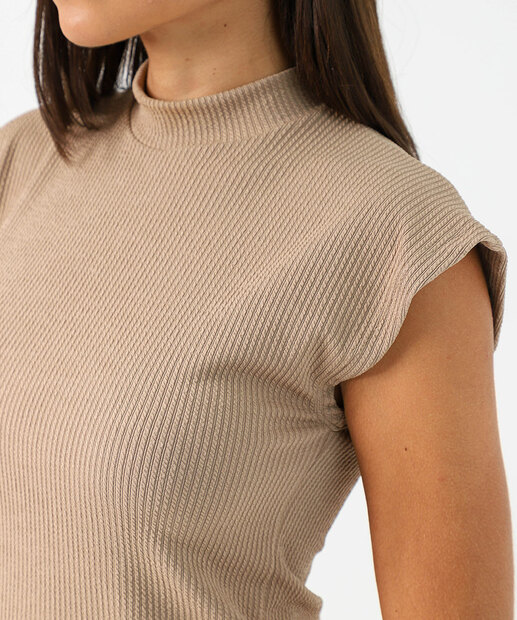 Blusa Feminina Muscle Tee Textura Marisa Marrom