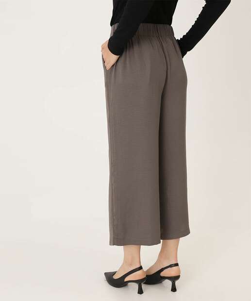 Calça Pantacourt Feminina Bolsos Marisa
