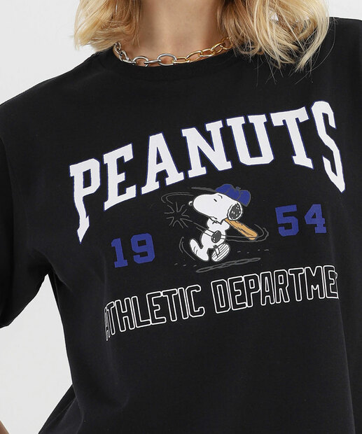 Camiseta Feminina Oversized Estampada Snoopy Preto