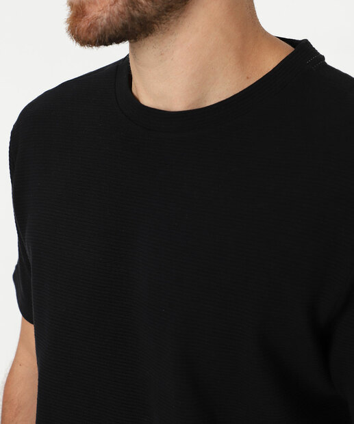 Camiseta Masculina Textura Manga Curta Marisa Preto
