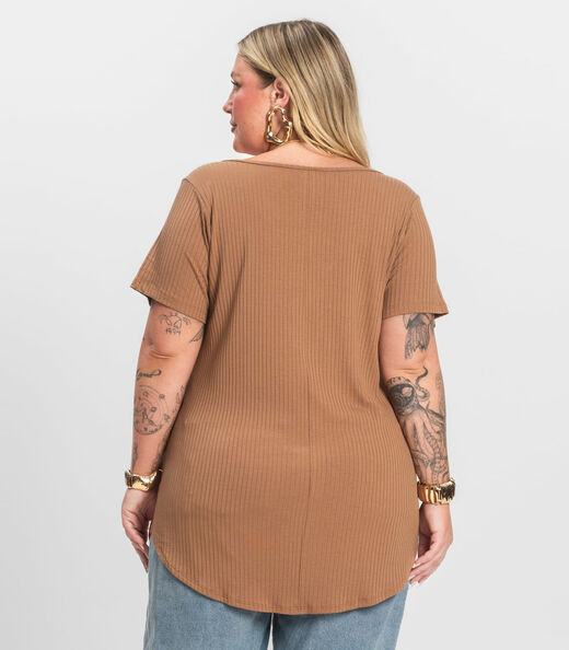Blusa Feminina Plus Size da Infinita Cor Bege