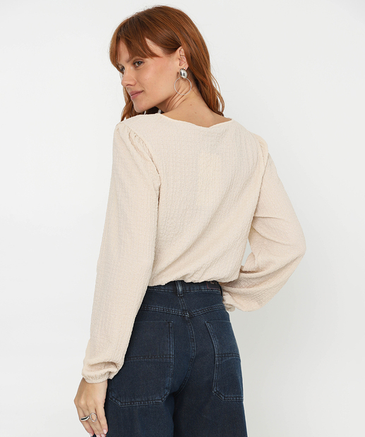 Blusa Feminina Crinkle Transpassada Manga Longa Marisa Bege