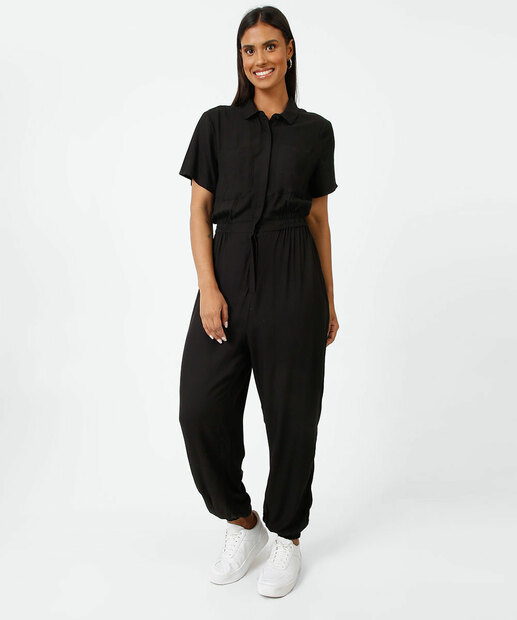 Macacão Feminino Jogger Bolsos Manga Curta Marisa