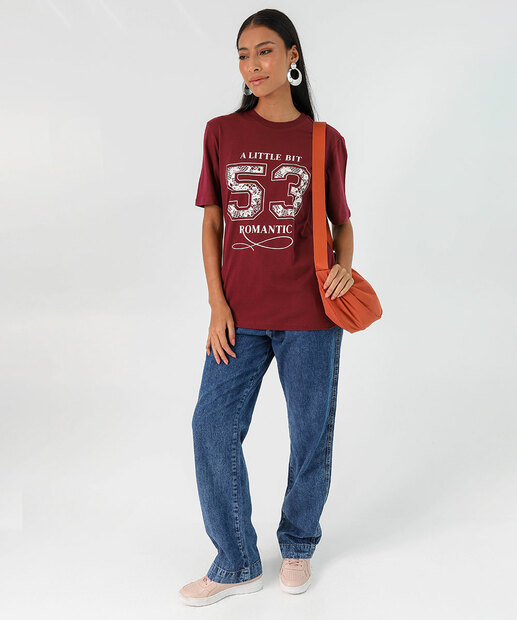 Camiseta Feminina Oversized Estampada Marisa Vinho