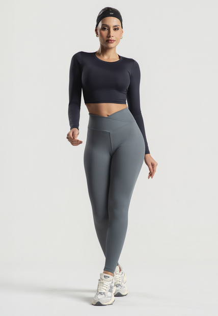 Cropped Básico Manga Longa Decote Redondo Preto Wemood