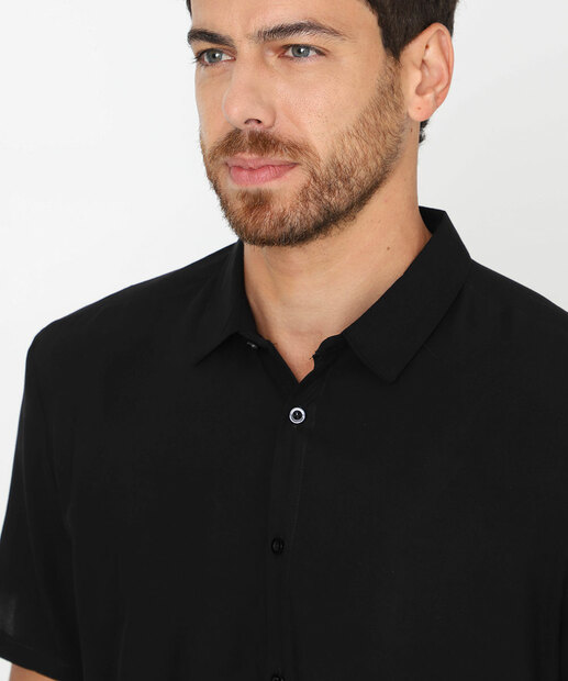 Camisa Masculina Manga Curta com Botões Marisa Preta