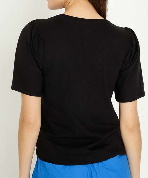 Blusa Feminina Com Bordado Coração Manga Curta Marisa 