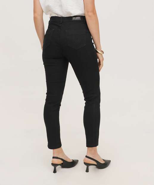 Calça Feminina Sarja Skinny Bolsos 