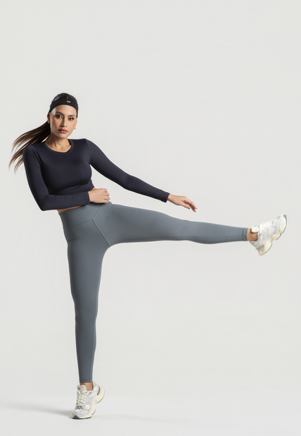 Cropped Básico Manga Longa Decote Redondo Preto Wemood