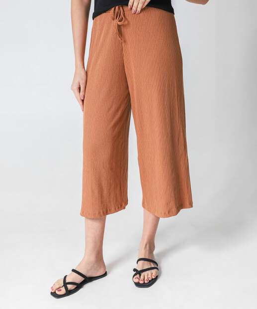 Calça Pantacourt Feminina Canelada Marisa Marrom