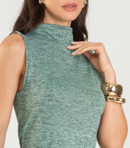 Regata Feminina com Gola Infinita Cor Verde