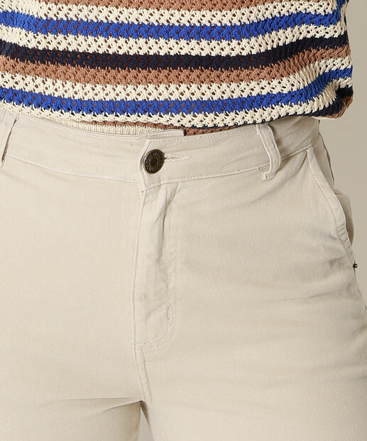 Calça Feminina Reta Sarja Bolsos Marisa