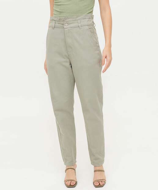 Calça Feminina Sarja Reta Clochard Bolsos 