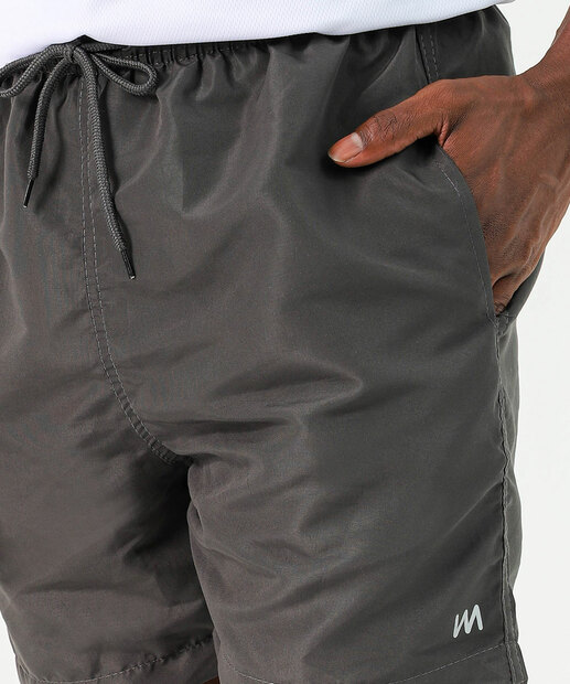 Short Masculino Casual com Cordão Ajustável Marisa Cinza