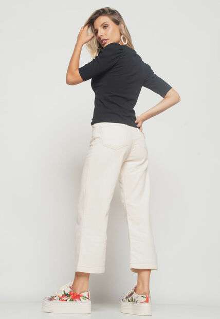 Blusa  Princesa Decote Redondo Canelada Preta