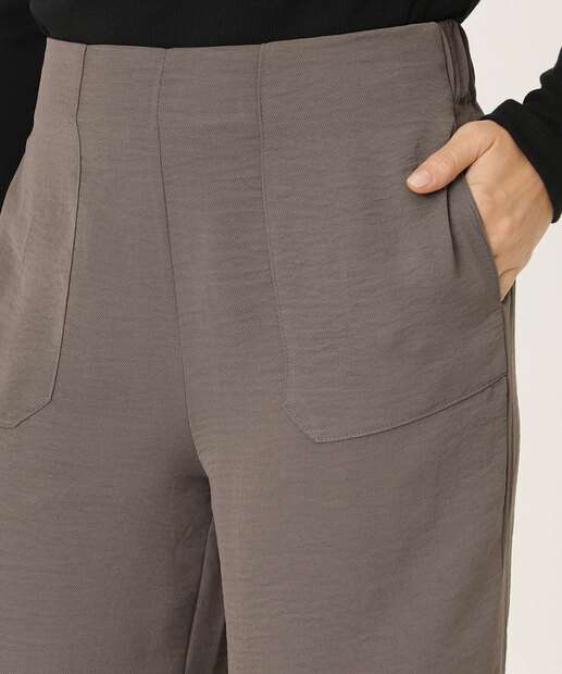 Calça Pantacourt Feminina Bolsos Marisa