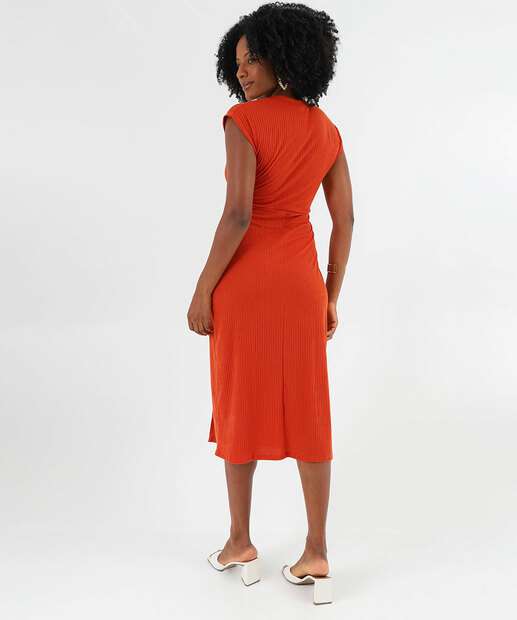 Vestido Feminino Canelado Midi Fenda Marisa Marrom