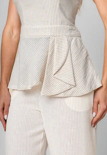 Regata Listrada Com Babado Bege Salvatore