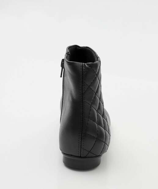 Bota Feminina Cano Curto Matelassê Via Uno Preto