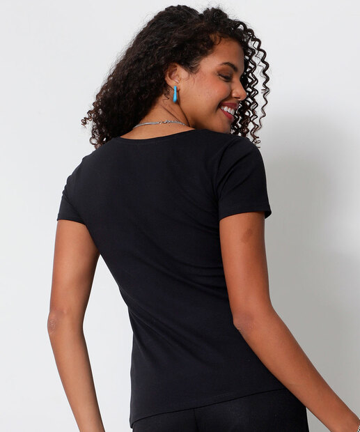 Blusa Feminina Básica Decote V Manga Curta Marisa