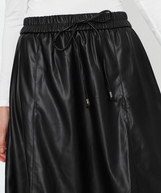 Saia Feminina Midi Evasê PU Marisa Preto