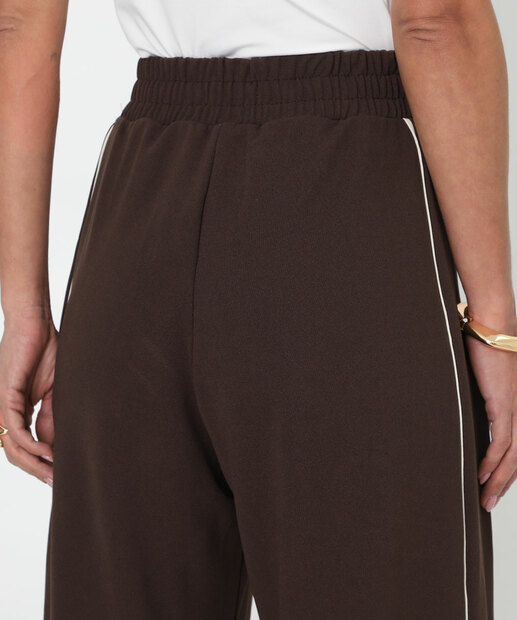 Calça Feminina Crepe Pantalona Friso Marisa Marrom