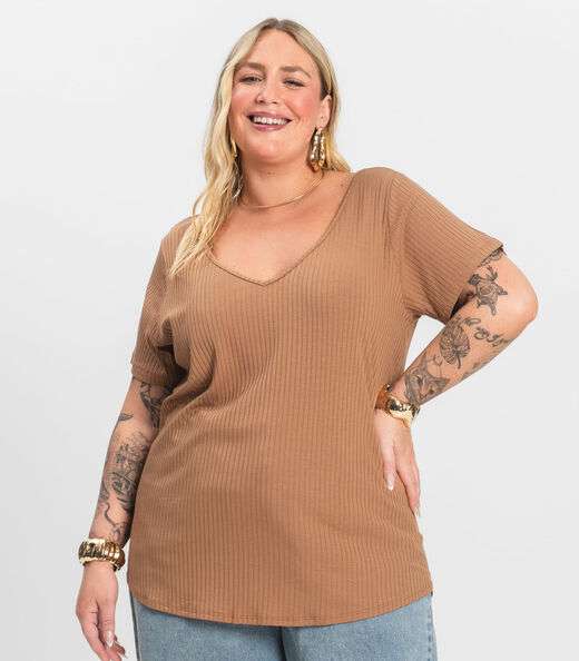 Blusa Feminina Plus Size da Infinita Cor Bege