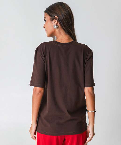 Camiseta Feminina Oversized Estampada Marisa Marrom