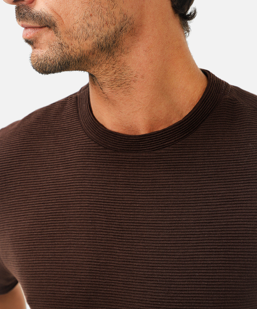 Camiseta Masculina Textura Manga Curta Marisa Marrom