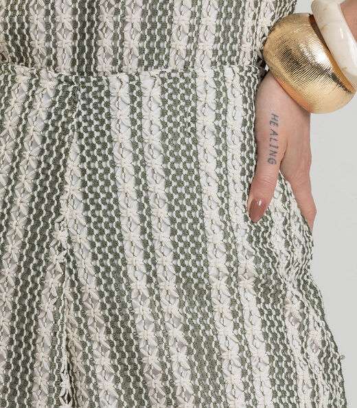 Shorts Feminino Crochet Com Forro E Zíper Dianna Verde