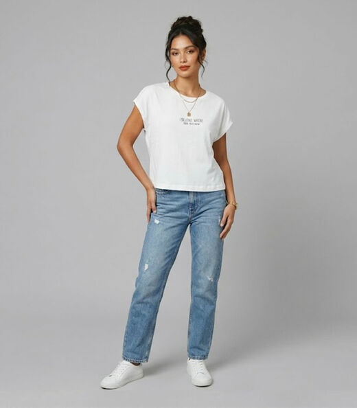 Blusa Feminina Com Estampa Localizada Infinita Cor Bege