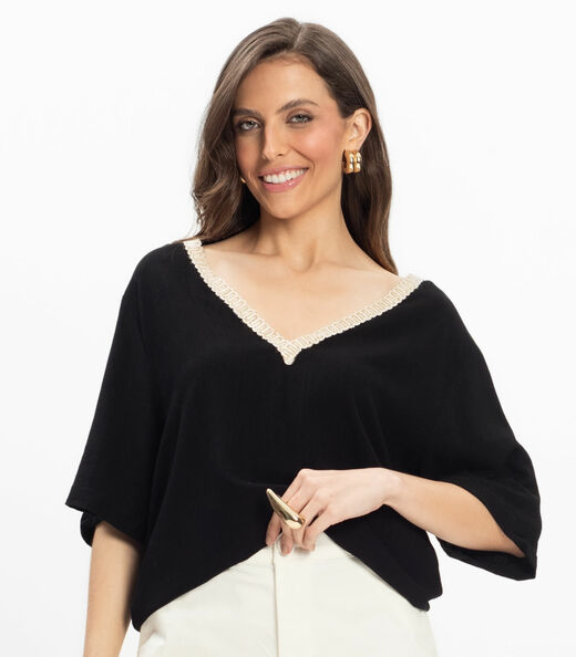 T- shirt em V Feminina Endless Preto