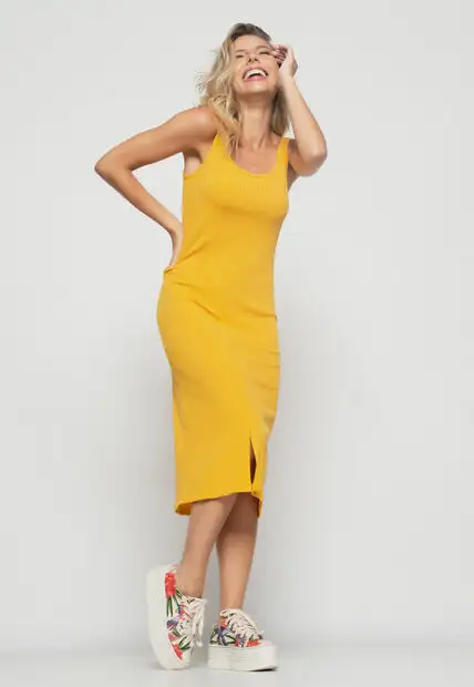Vestido  Midi Fenda Canelado Mostarda