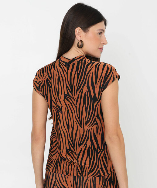 Blusa Feminina Animal Print Manga Curta Marisa Marrom