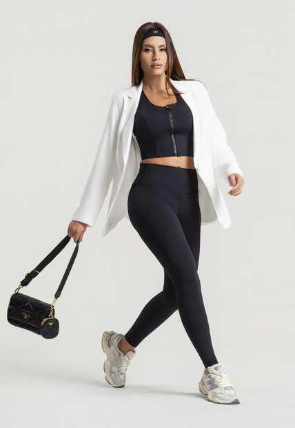 Cropped Fitness com Bojo e Abertura por Zíper Poliamida Preto Wemood