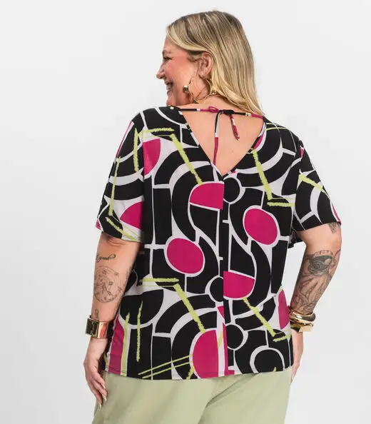 Blusa Feminina Plus Size Infinita Cor Preto