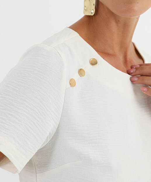 Blusa Feminina Tachas Manga Curta Marisa Off White