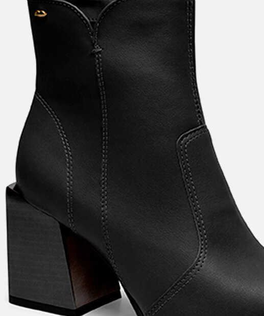 Bota Feminina Cano Curto Salto Grosso Bico Fino Dakota