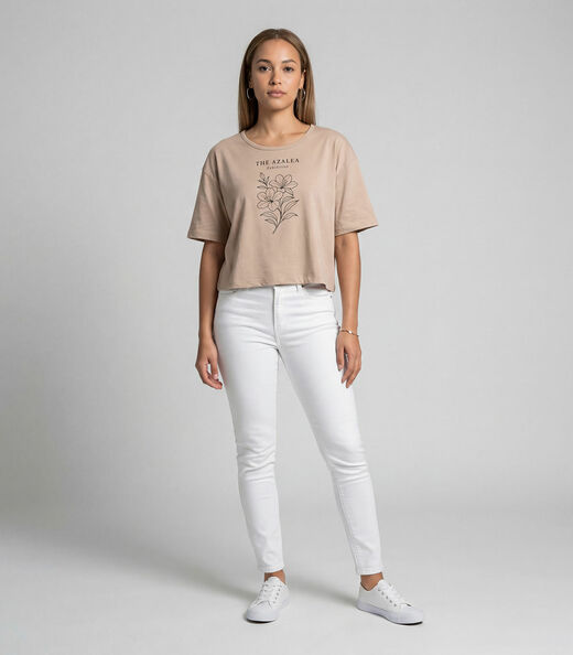 Blusa Feminina Com Estampa Localizada Infinita Cor Marrom