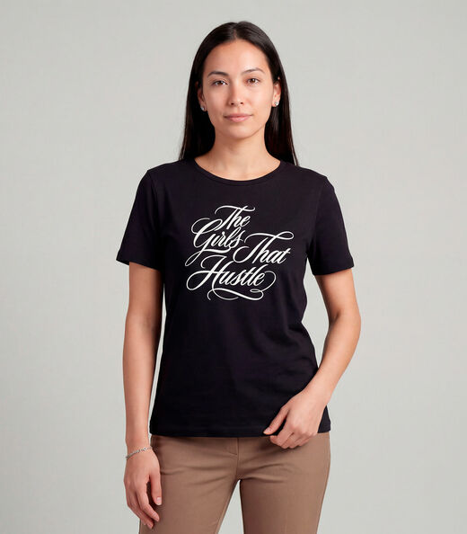 Blusa Feminina Com Estampa Localizada Infinita Cor Preto