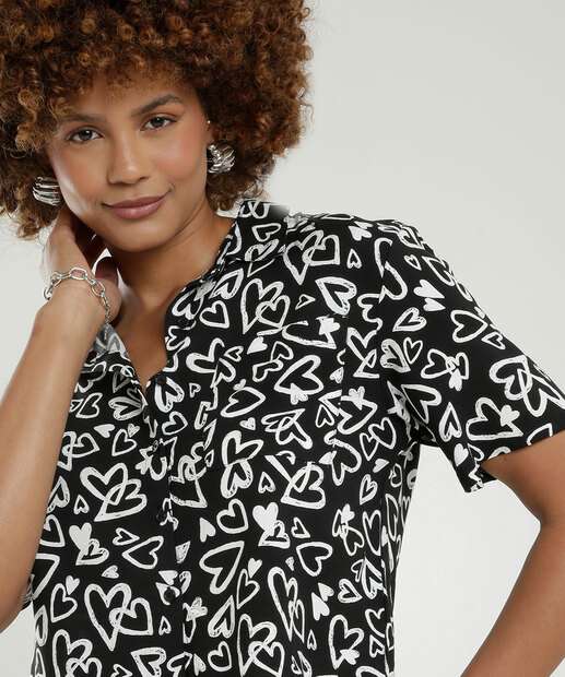 Camisa Feminina Estampa Corações Manga Curta Marisa