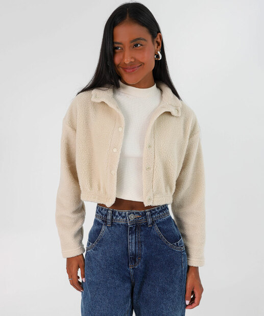 Jaqueta Feminina Cropped Peluciada com Botões Marisa Bege