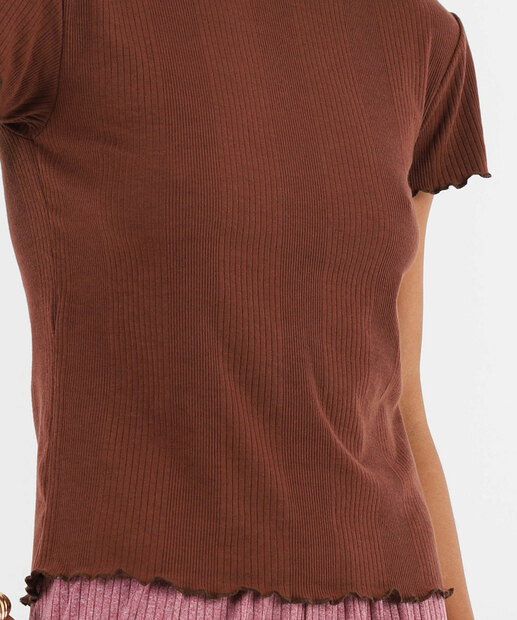 Blusa Feminina Canelada Manga Curta Marisa Marrom