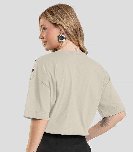 T- Shirt Oversized Feminina com Ilhós Dianna Bege
