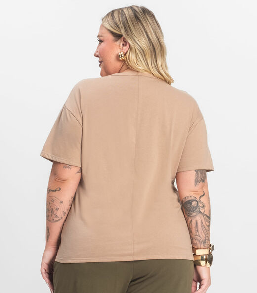 Camiseta Plus Size em Meia Malha Secret Glam Marrom