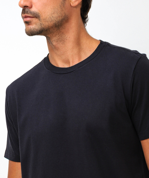 Camiseta Masculina Malha Premium Marisa Preta