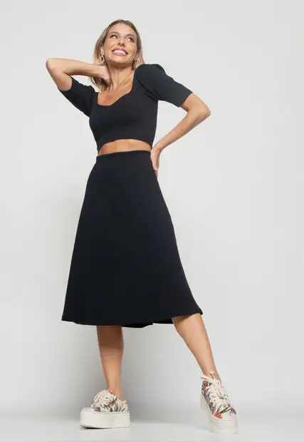 Saia  Midi Godê Canelada Preta